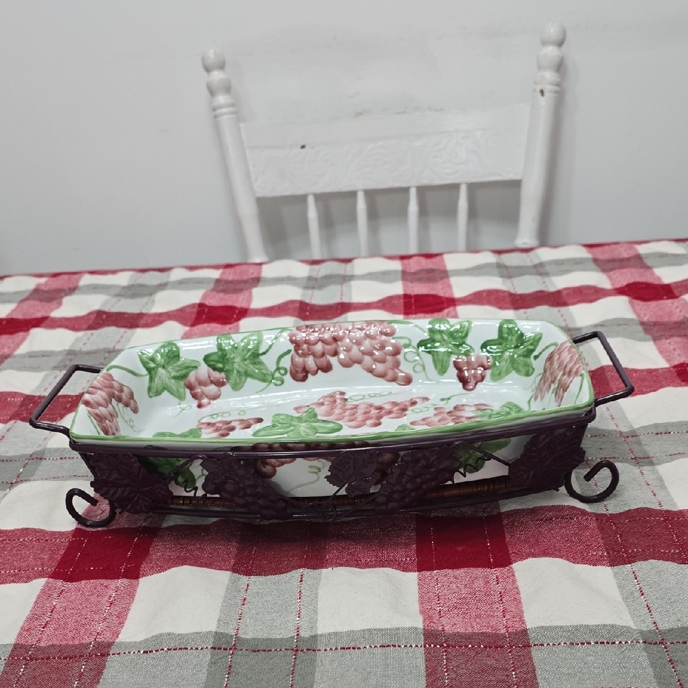 Temptations By Tara Ceramic Casserole  Baking Dish With Rack Grapes Green Leaves